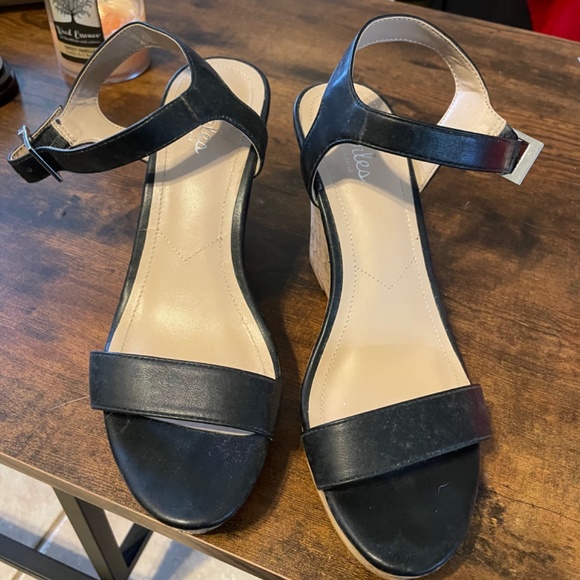 Charles David Wedges - Picture 2 of 3